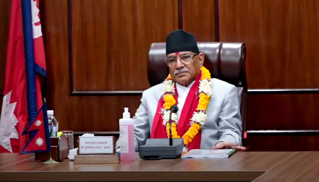 विश्वास पाएको एक महिना नबित्दै प्रचण्डमाथि अविश्वास