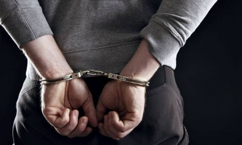 पेट्रोल छर्केर महिलालाई आगो लगाउन खोज्ने पक्राउ