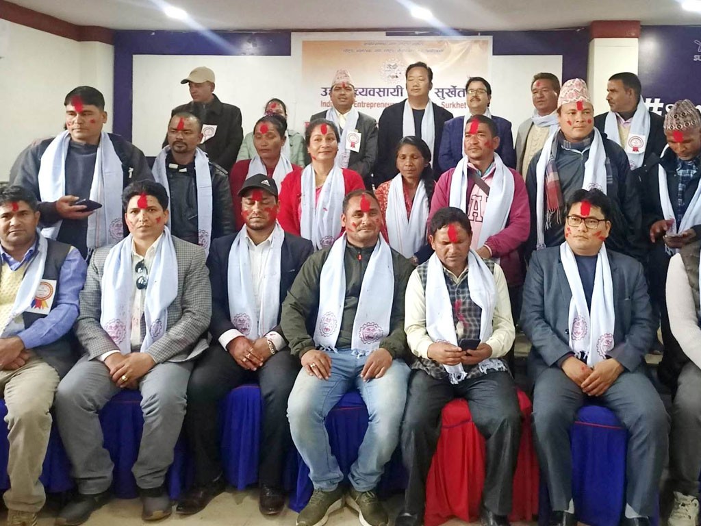 उद्योग व्यवसायी सङ्घ सुर्खेतको अध्यक्षमा धीरेन्द्र शाही निर्वाचित